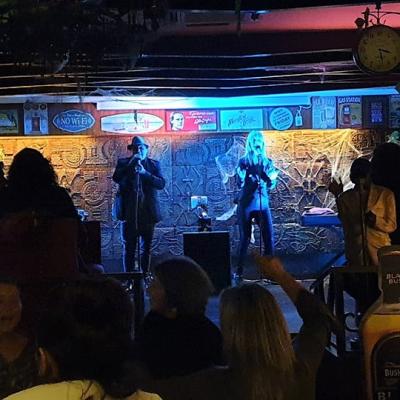 Noite Latina RETRO BAR GALERIAS